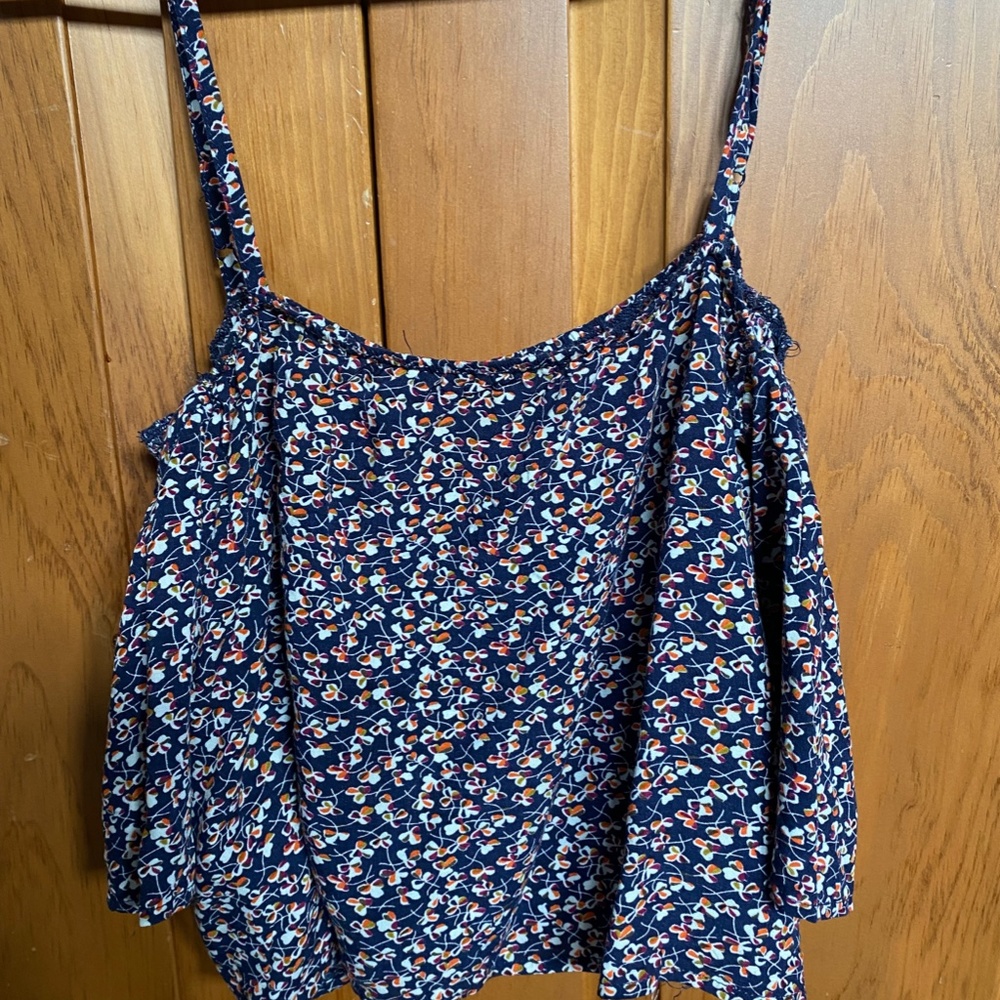 Off the shoulder tank - Size M